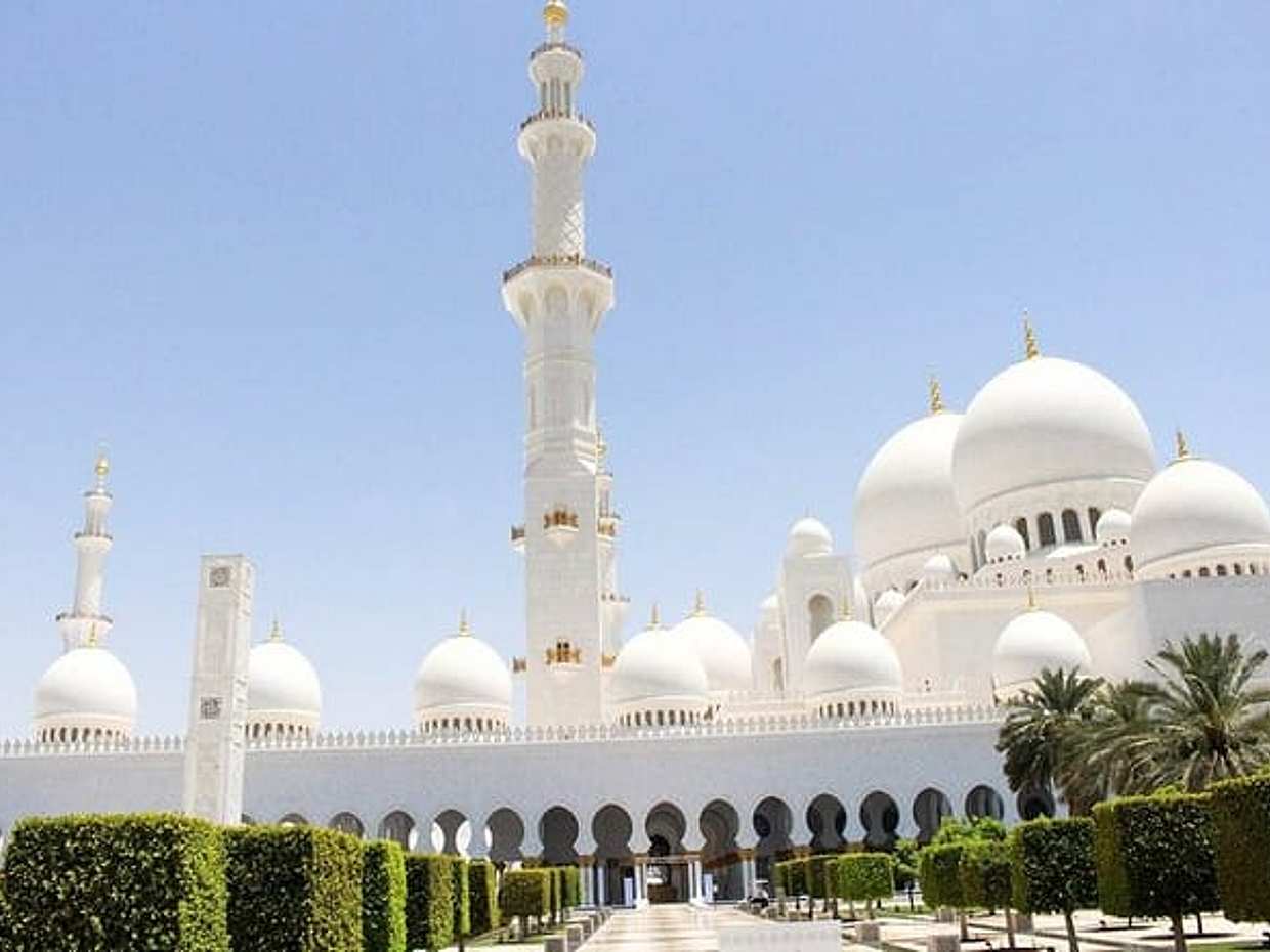 Private Abu Dhabi City tour with Gold Coffee at Emirates Palace