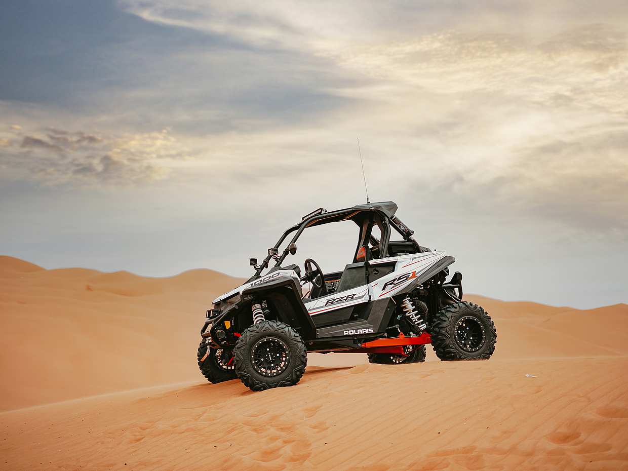 Dubai: 30 Mins Dune Buggy Safari Tour in Red Dunes with BBQ Dinner in United Arab Emirates