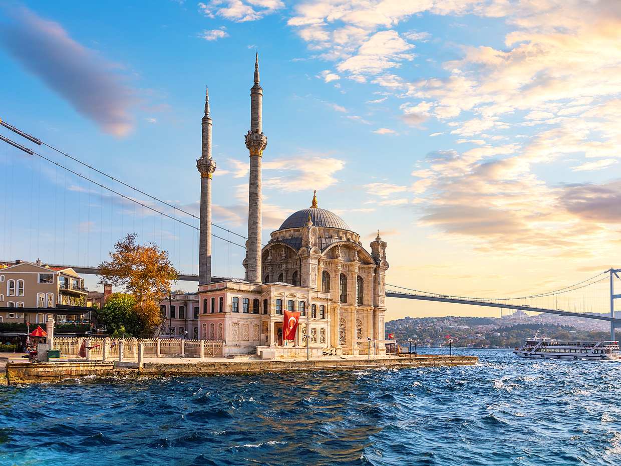 Afternoon Bosphorus Yacht Cruise with a Stopover on the Asian Side in Turkey, Istanbul, photo 5