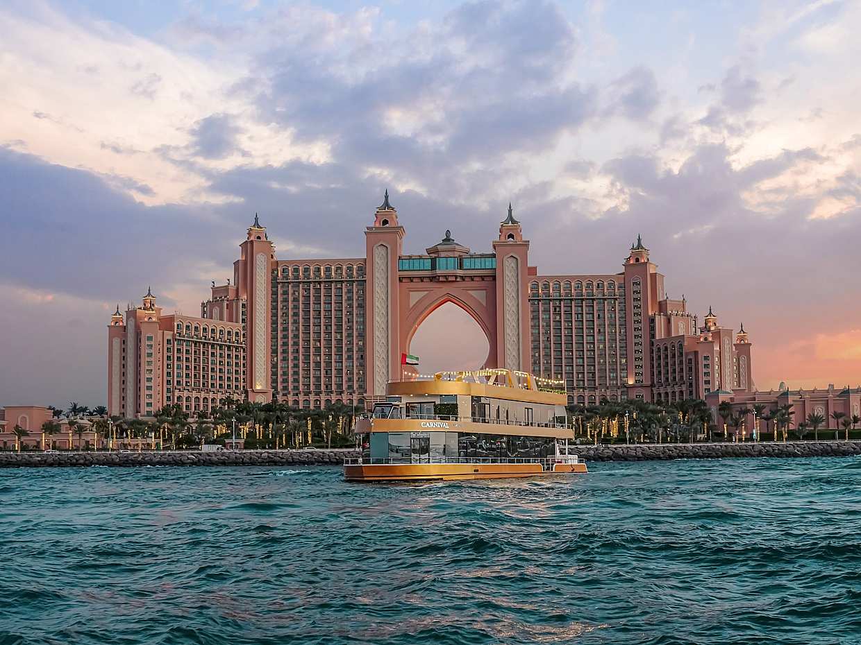 Dinner Cruise in Dubai Marina with Multi Show in United Arab Emirates