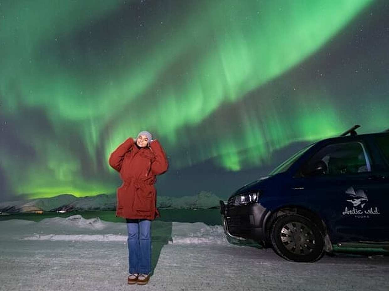 Small group Northern Lights Tour by van in tromsø