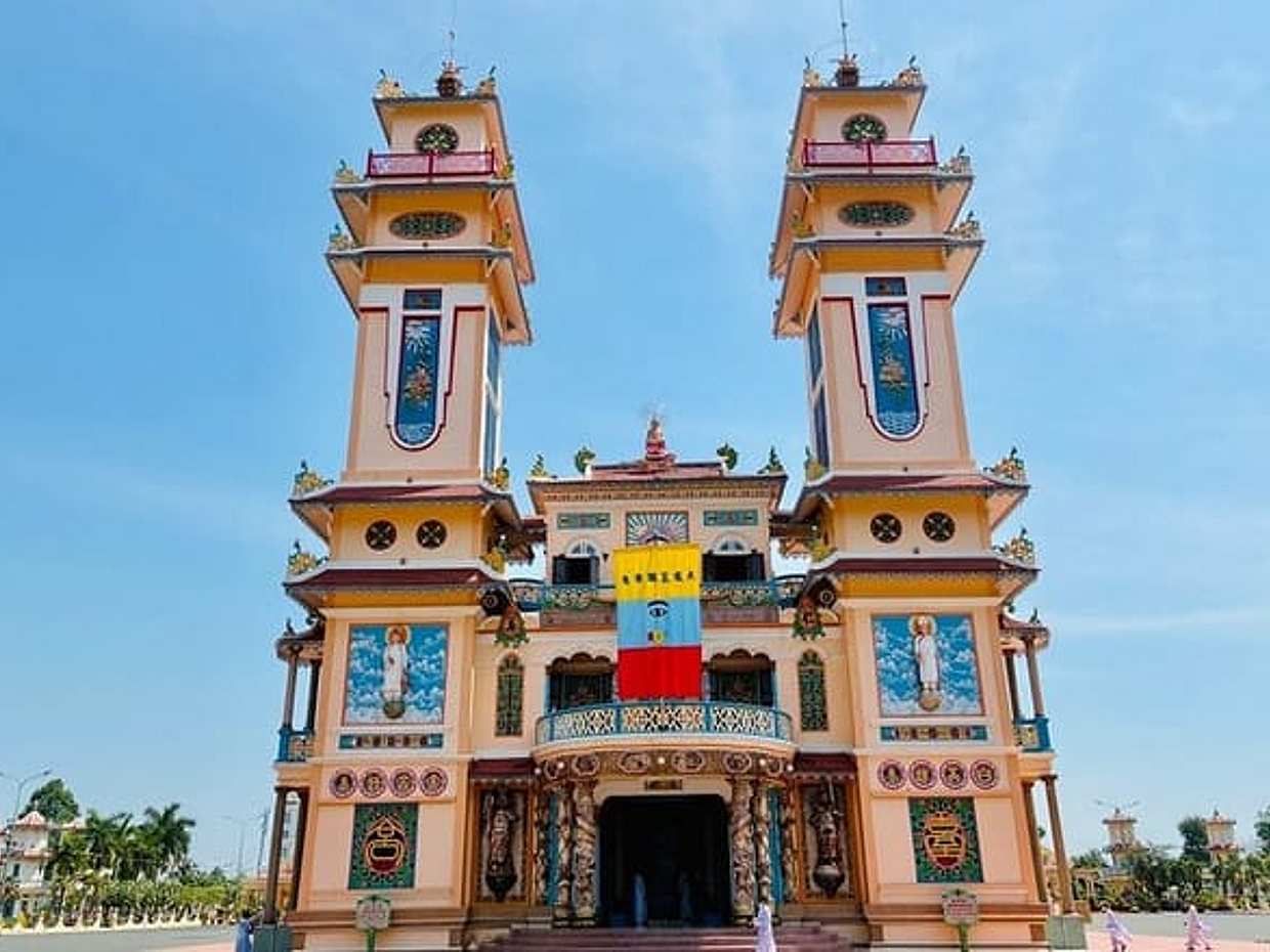 Cu Chi Tunnels, Cao Dai Temple & Moc Bai Border Full-Day Tour in Vietnam, Ho Chi Minh City