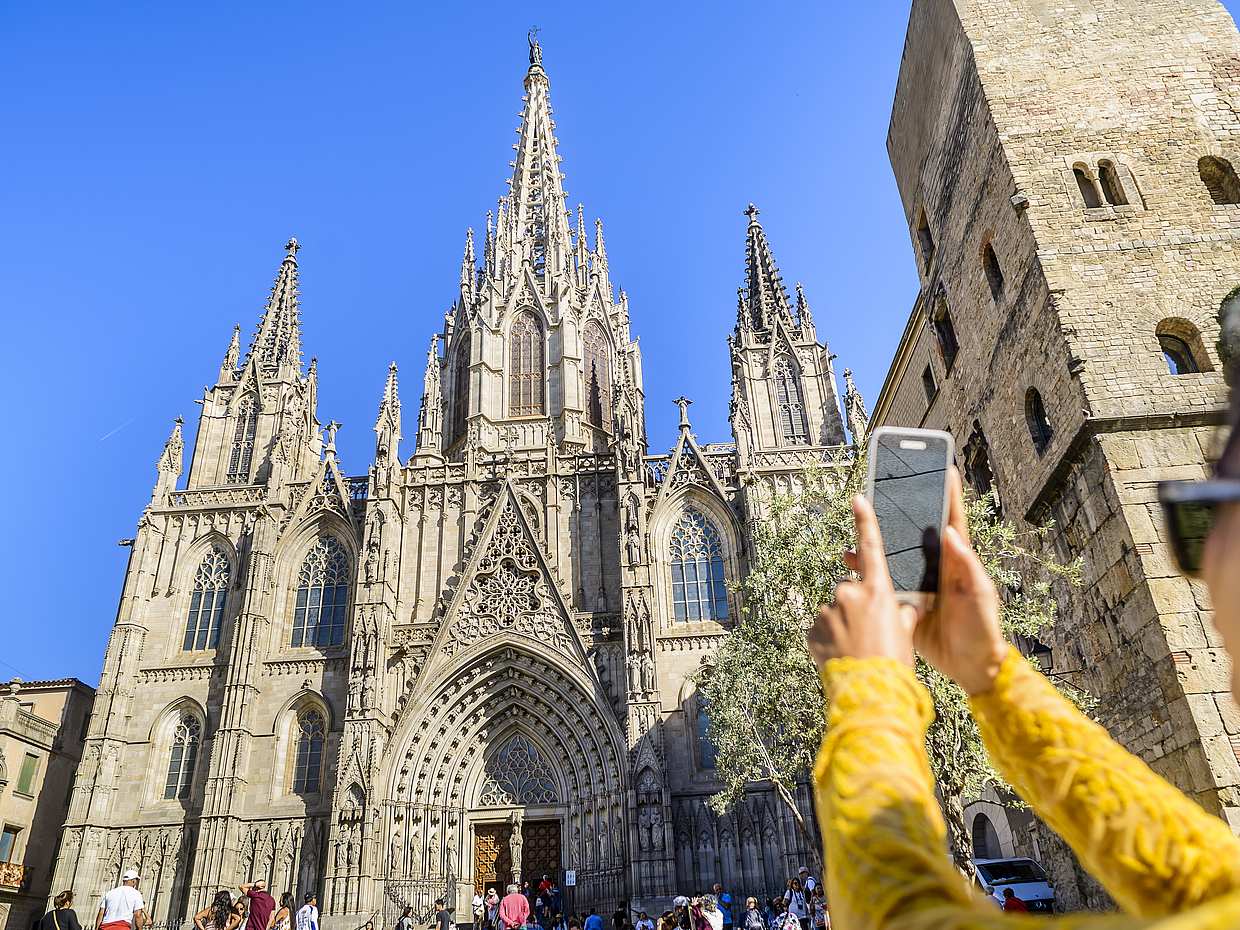 Barcelona 360: Helikopterrundflug, privater Rundgang und Bootsfahrt in Spanien, photo 4