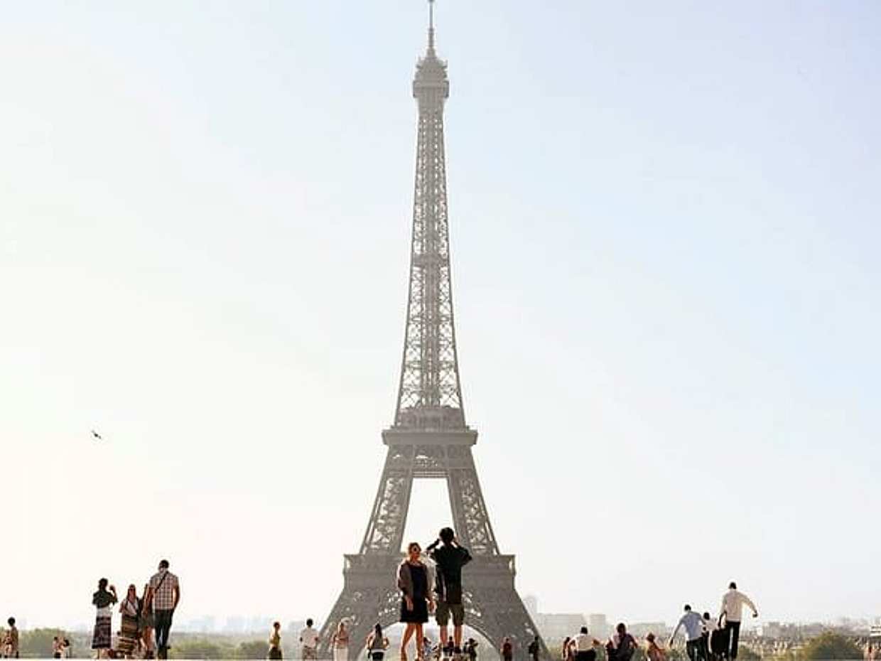 Private Tour in Paris with Eiffel Summit, Open Bus, and Waffle, photo 5