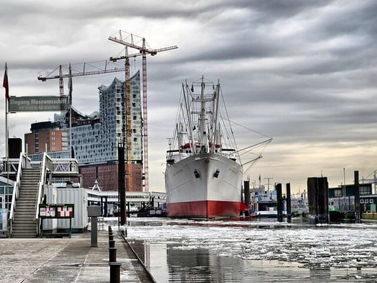 Private Direct Transfer From Wolfsburg to Hamburg; English Speaking Driver, photo 2