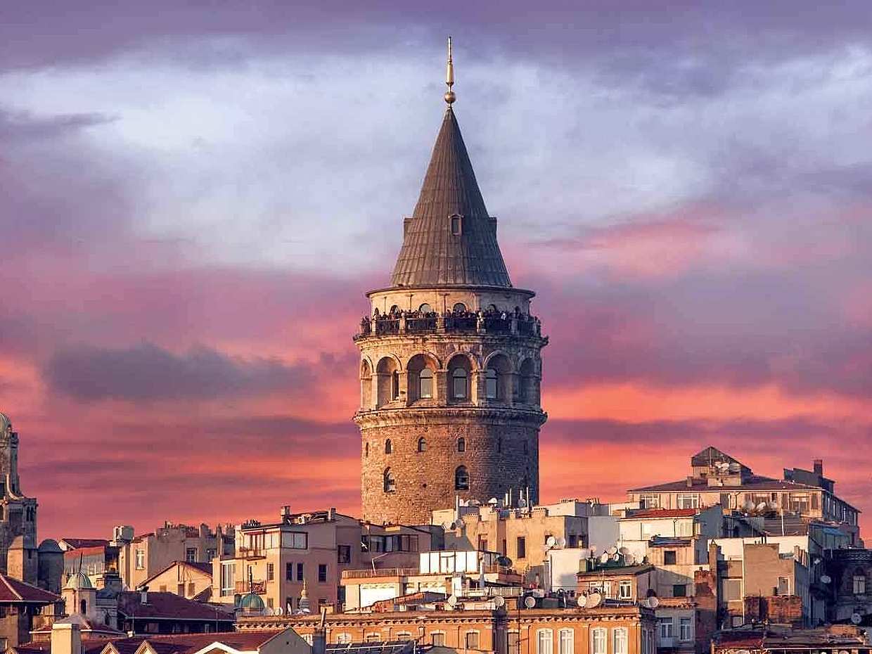 Dolmabahçe Palace, Pera& Galata Tour