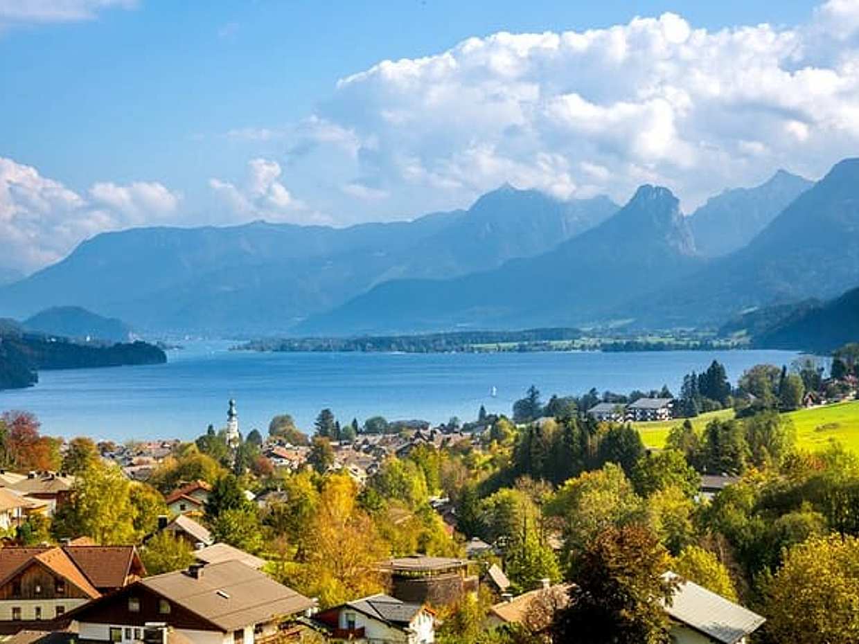 Private Transfer from Salzburg to Vienna 2h to Explore Local Highlights