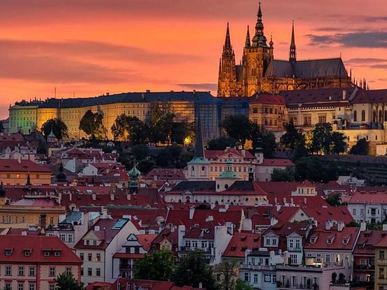 Private Transfer, Berlin to Prague with 2h of Sightseeing, photo 2