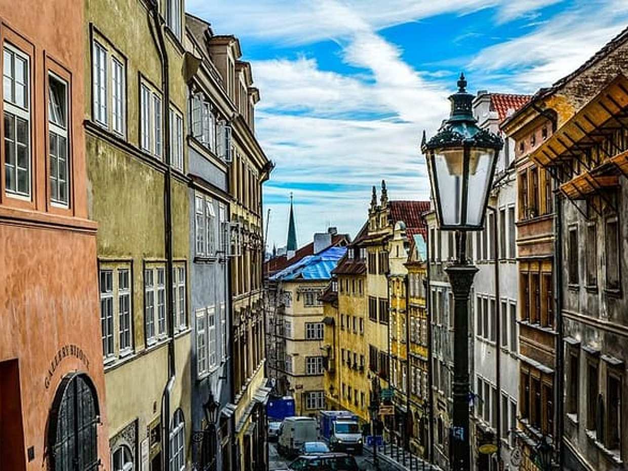 Transfer from Karlovy Vary to Prague: Private daytrip with 2h for sightseeing, photo 2