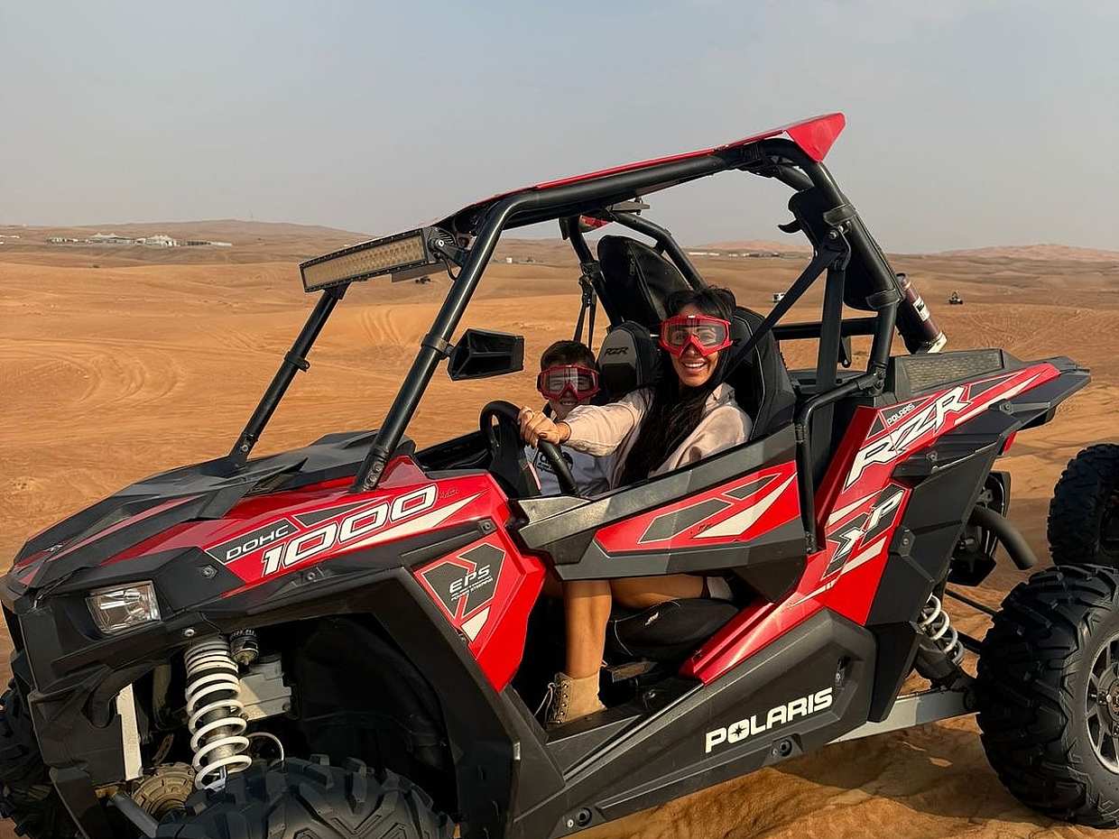 Dubai: 60 Minuten private Red Dune Buggy-Fahrt mit Safari und BBQ-Dinner im VIP-Camp in den Vereinigten Arabischen Emiraten, photo 2