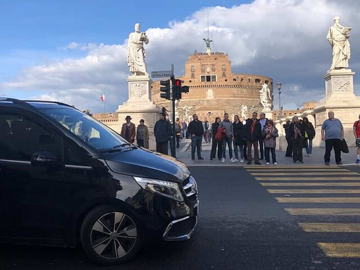 Top 10 Rome Sights in style: Private Chauffeur & Tour Leader