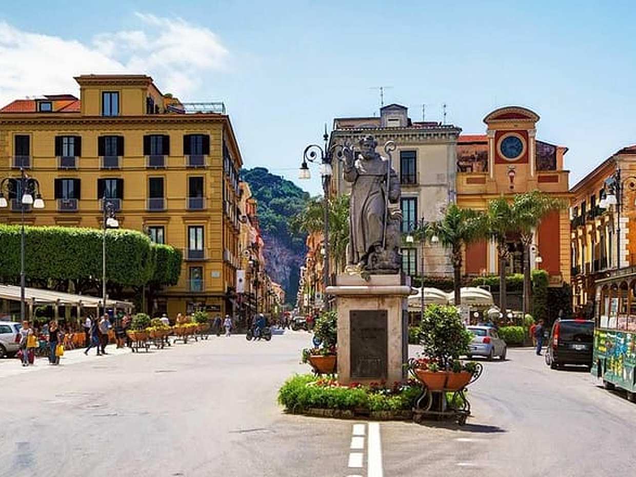 Visitez Sorrente, Pompéi et profitez d'un déjeuner-dégustation de vin (visite de 8 heures) en Italie, à Naples., photo 3