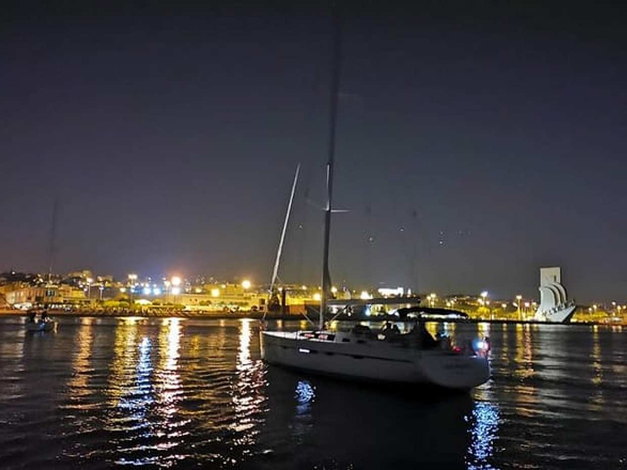 Lisbon Small Group 2-Hour Night Sailing Tour with a welcome Drink in Portugal, photo 2
