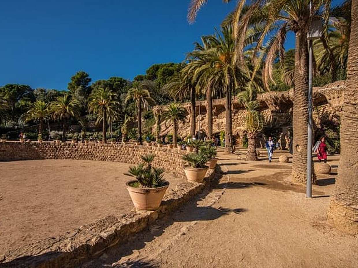 Park Guell Small Group Guided Tour with Skip the Line Ticket, photo 3