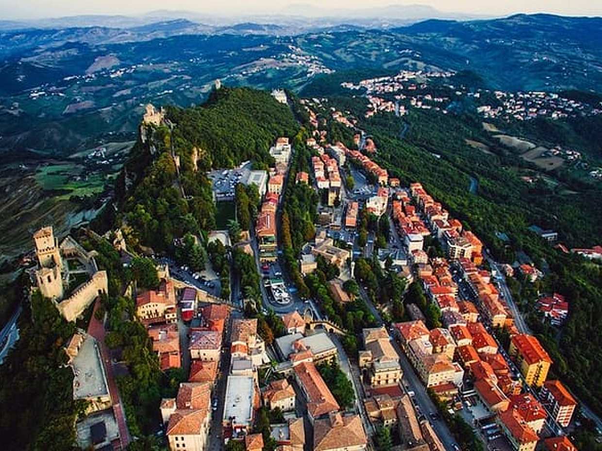 Three Towers of San Marino: Scenic Ridge Walk & Fortress Views, photo 4