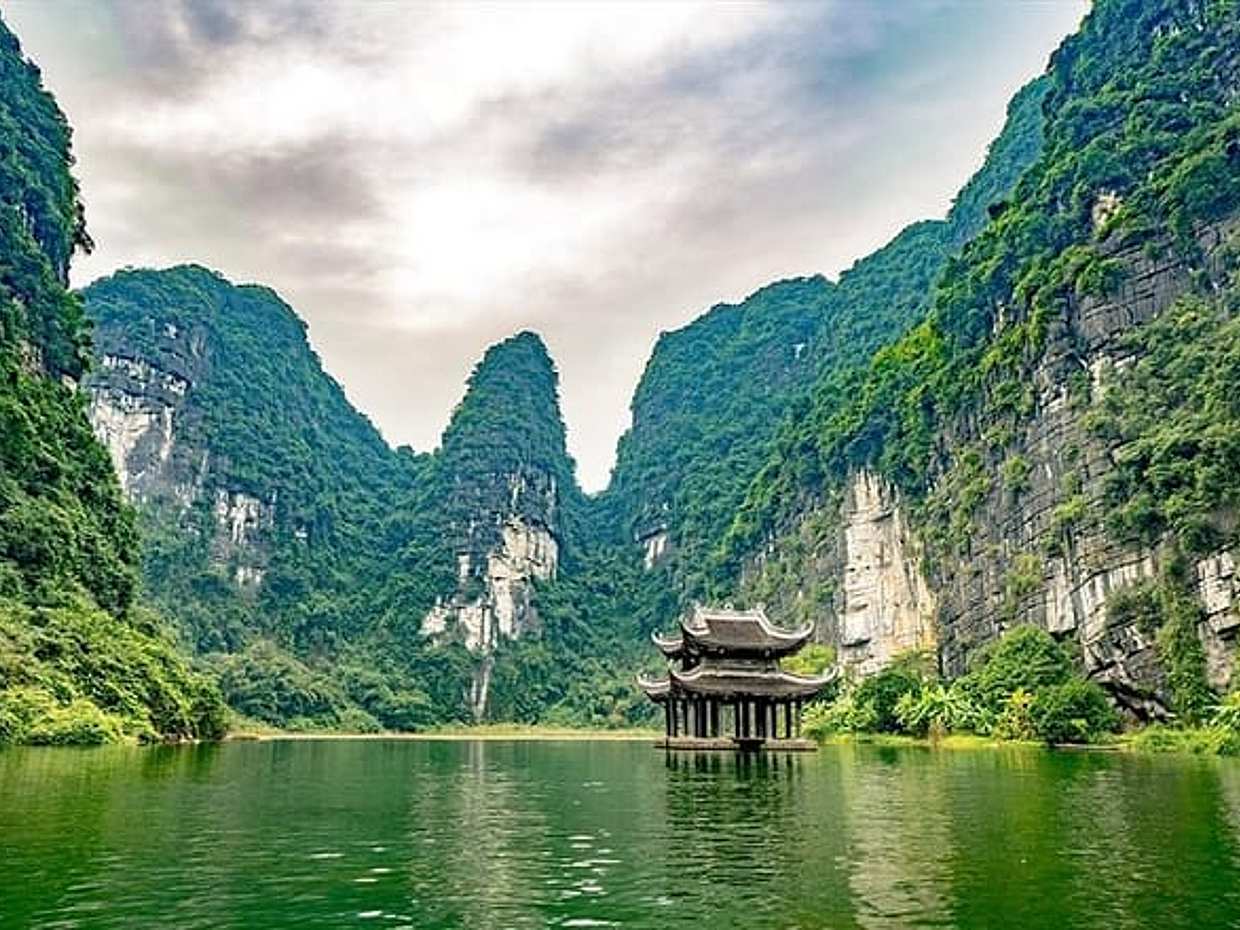 Luxury Ninh Binh Tour: Hoa Lu, Trang An & Mua Cave From Hanoi in Vietnam, Hà Nội
