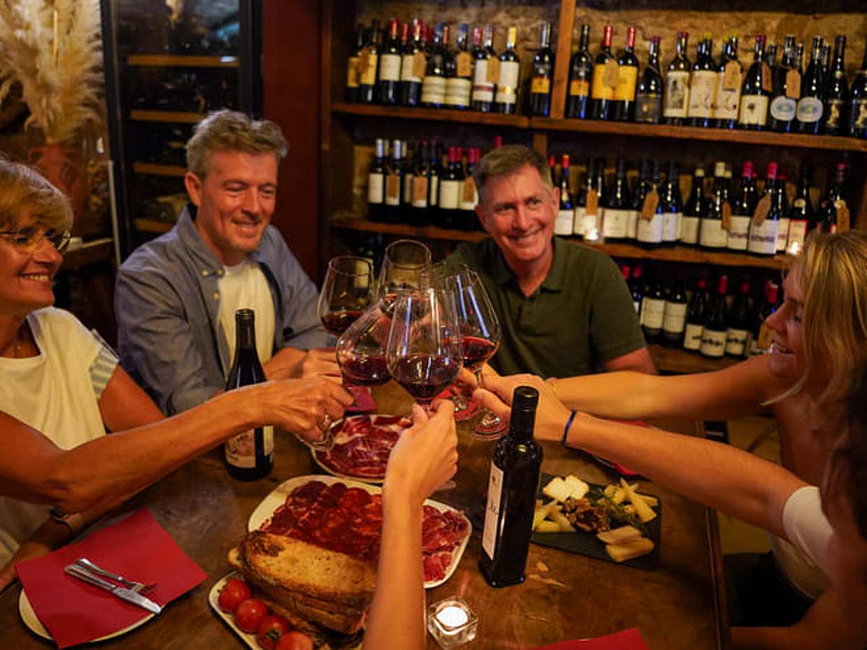 Evening Tapas & Wine Tour, photo 5