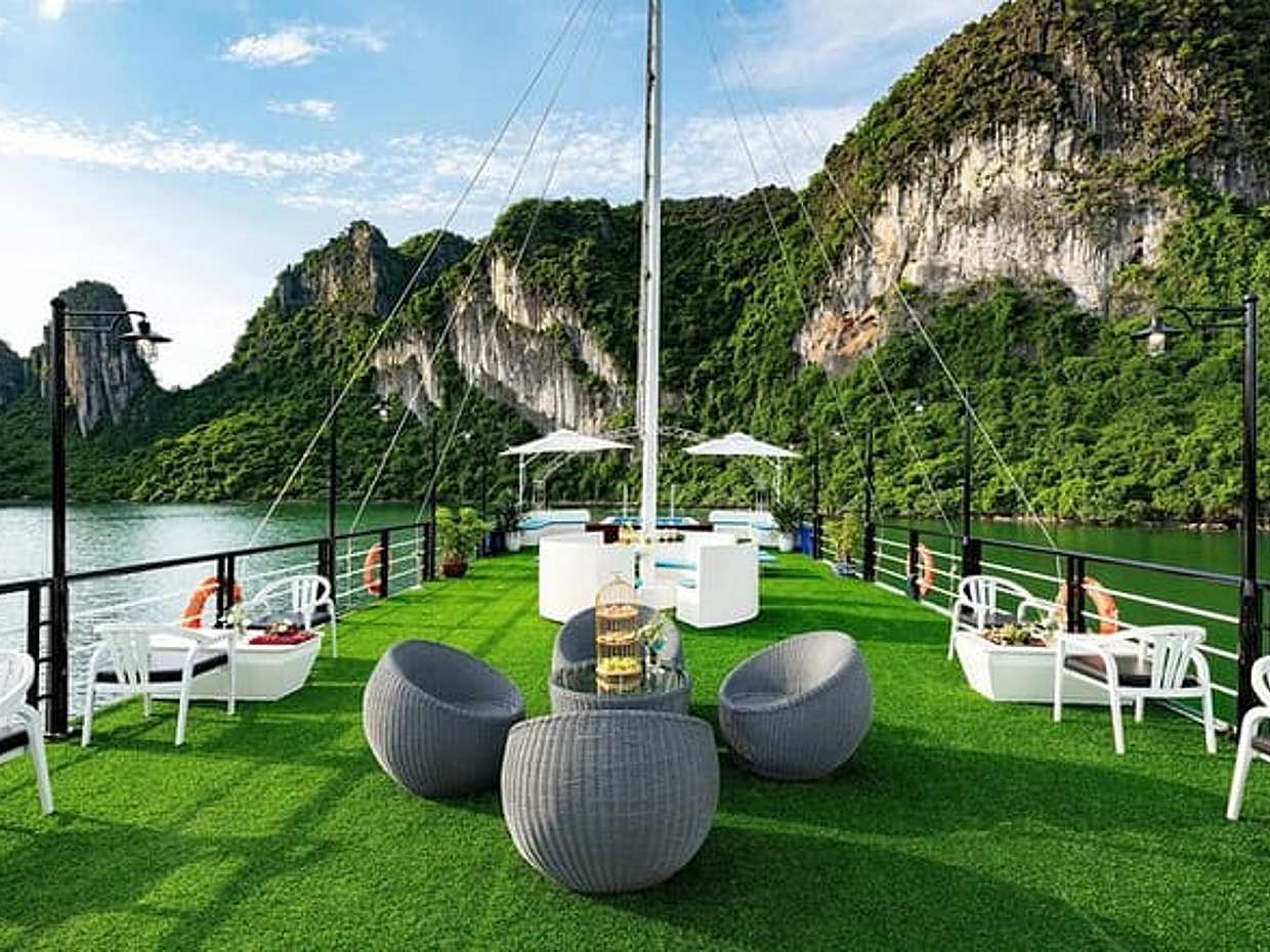 Premium/Luxury Cruises Explore Halong Bay In One Day, photo 4