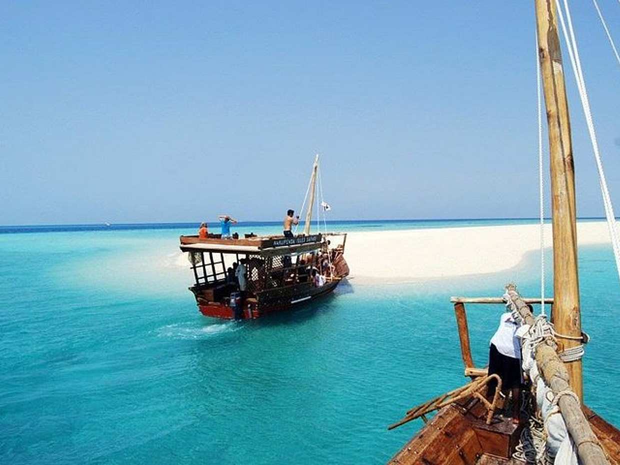 Prison Island and Nakupenda Beach Tour in Zanzibar in Tanzania