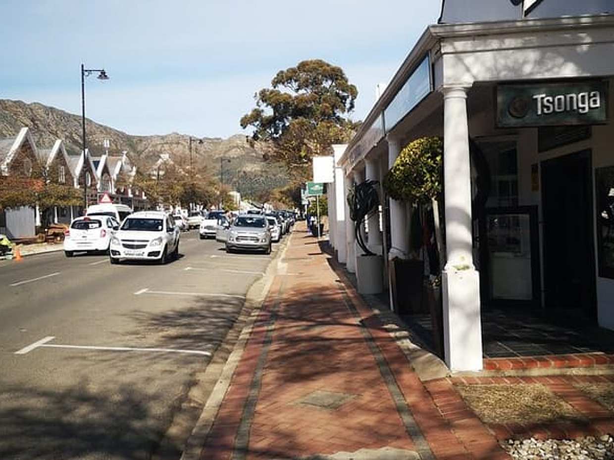Cape Town based Private Full Day Winelands Tour to Franschhoek, photo 3