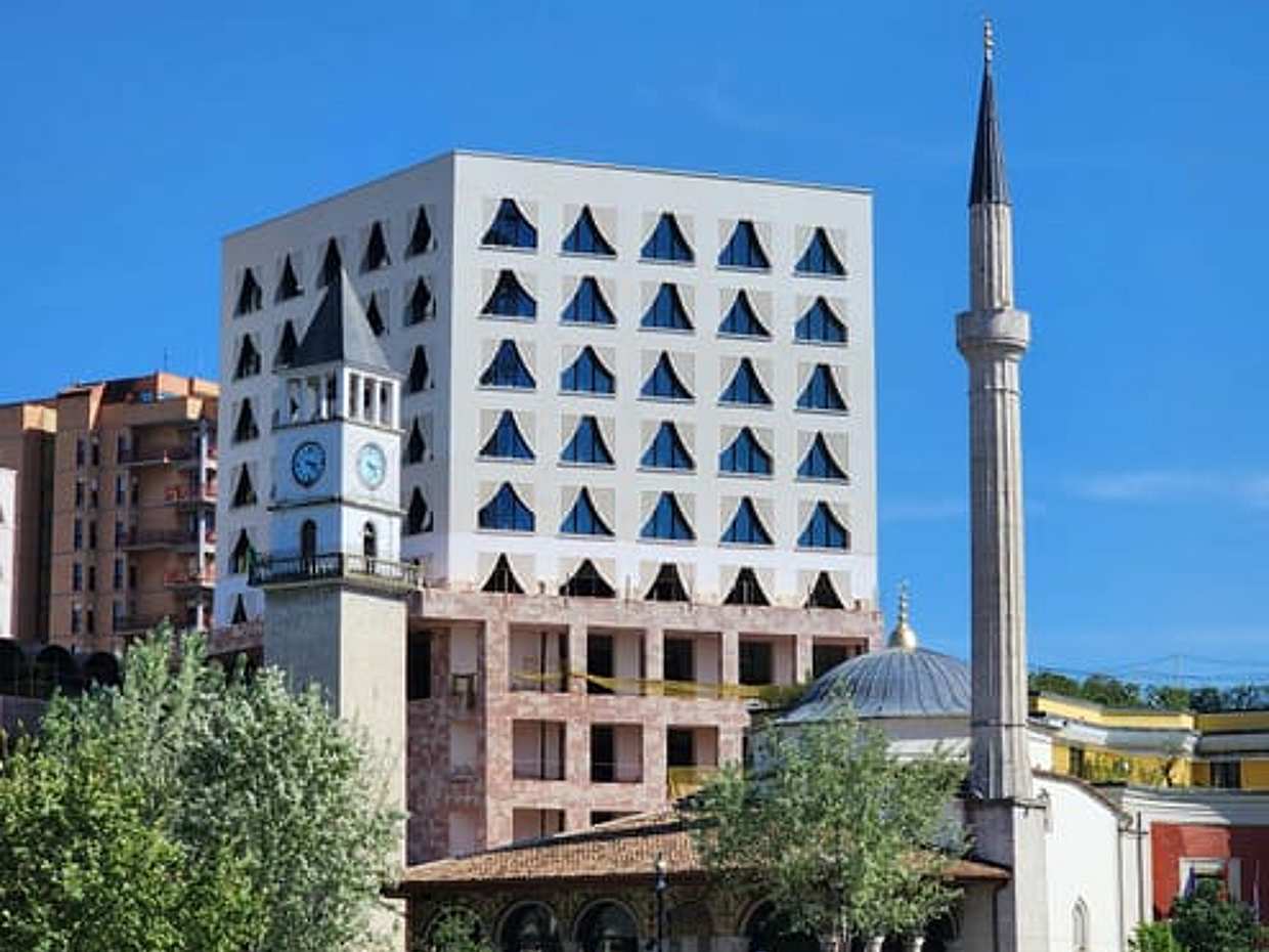 Tirana: exclusive walking tour of the Capital -Small Group in Albania