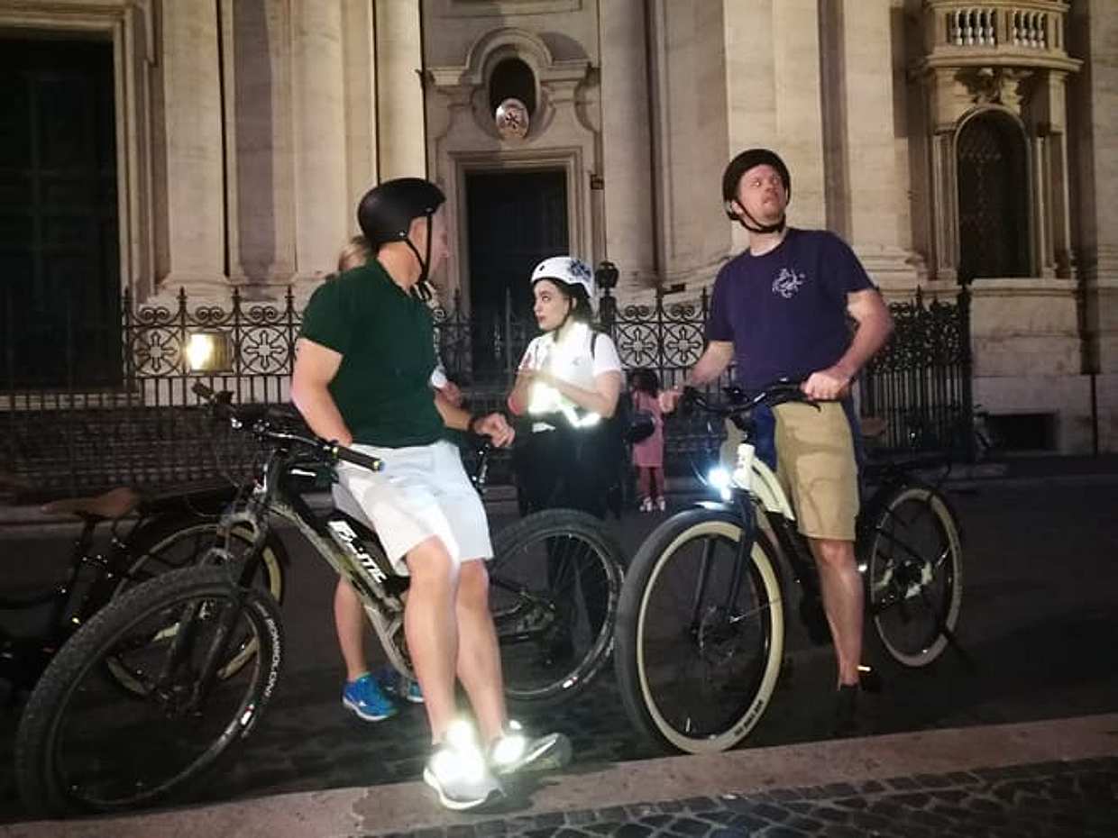 Rome by Night City Bike Tour with Sunset, Views and Evening Lights | Upgrade available: Pizza Night, photo 4
