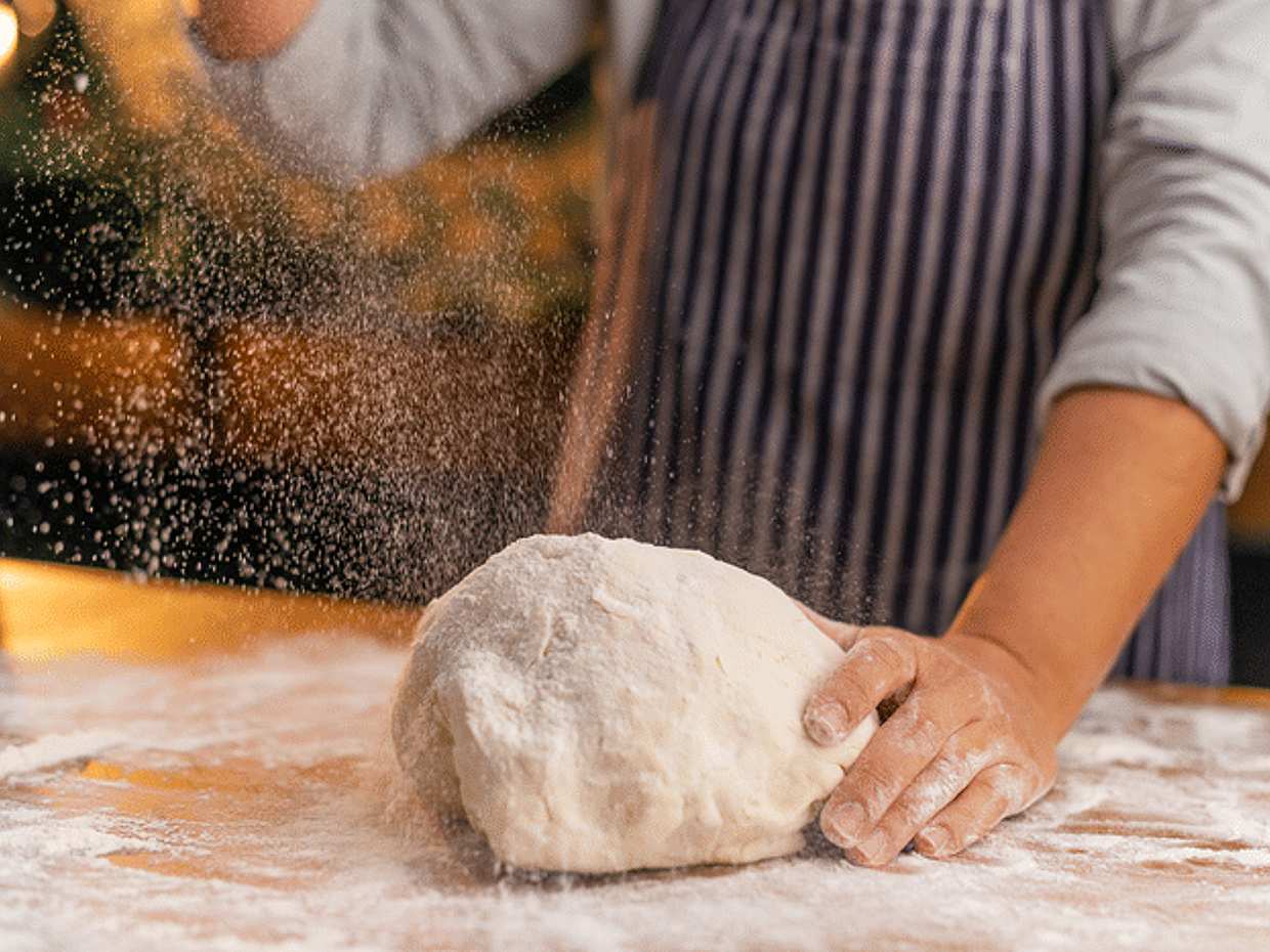 Naples: Neapolitan Pizza Cooking Class with Master Pizzaiolo