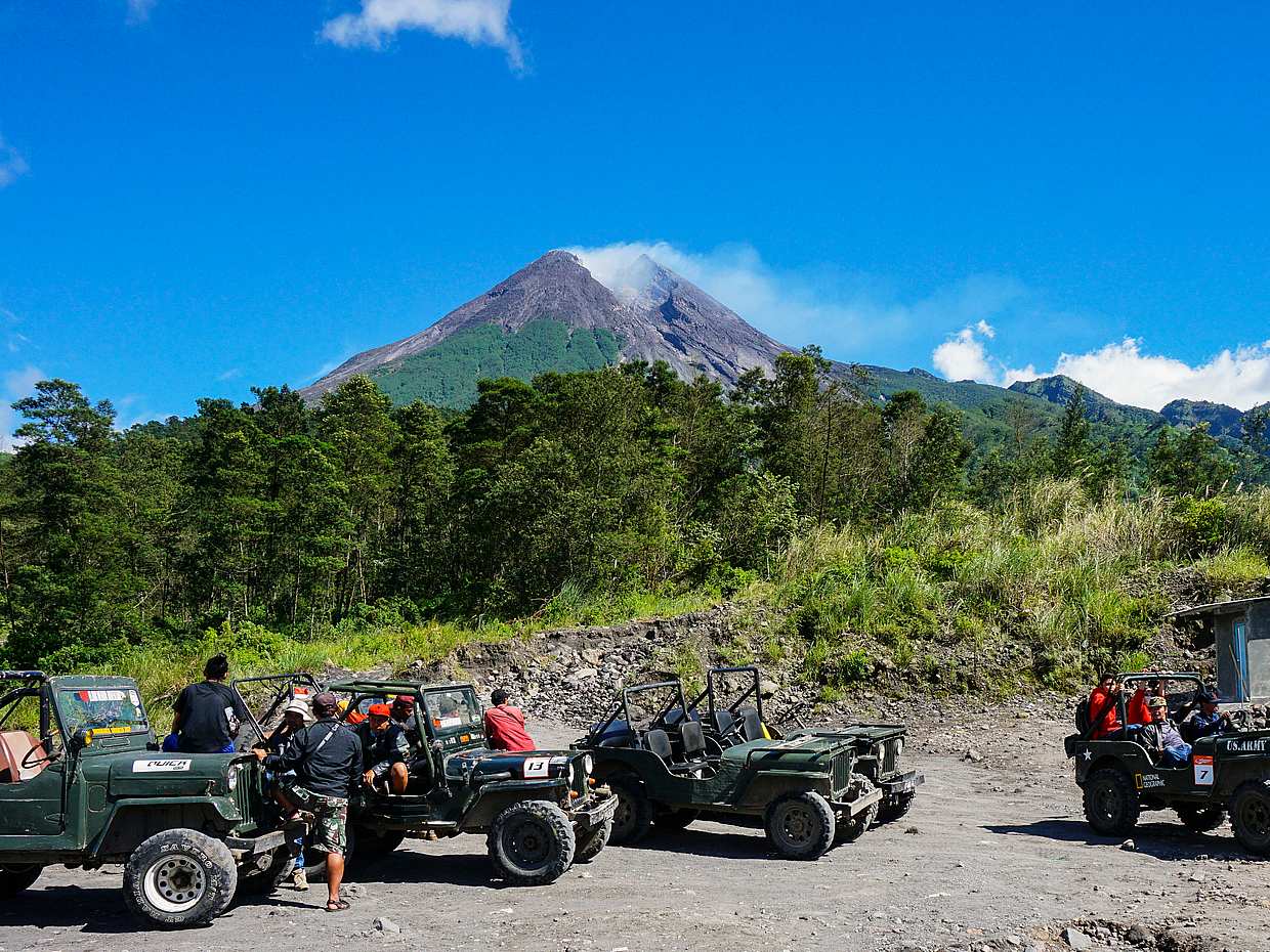 Borobudur Temple and Merapi Lava Jeep Tour in Indonesia, Yogyakarta