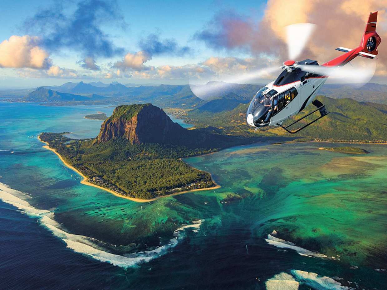 Wycieczka helikopterem z Triolet na Mauritius – magia zwiedzania we wspólnej grupie.
, photo 3