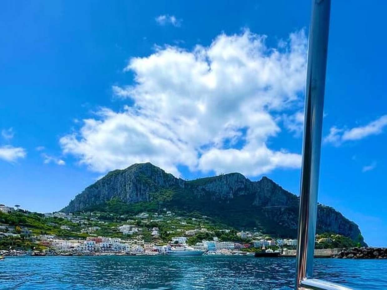 Boat Tour in Capri Italy, photo 4