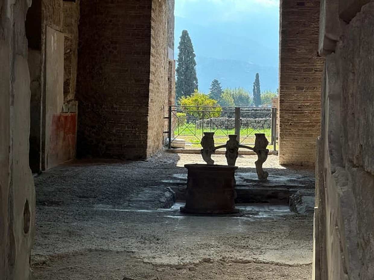 Excursión a Pompeya desde Nápoles en tren y tour guiado de Nápoles, photo 2