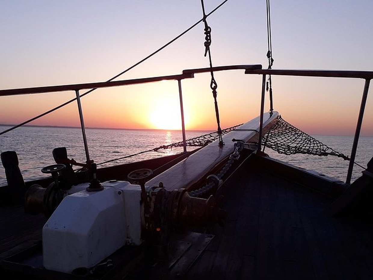 Privé cruise van 6 uur op een luxe houten jacht, photo 3