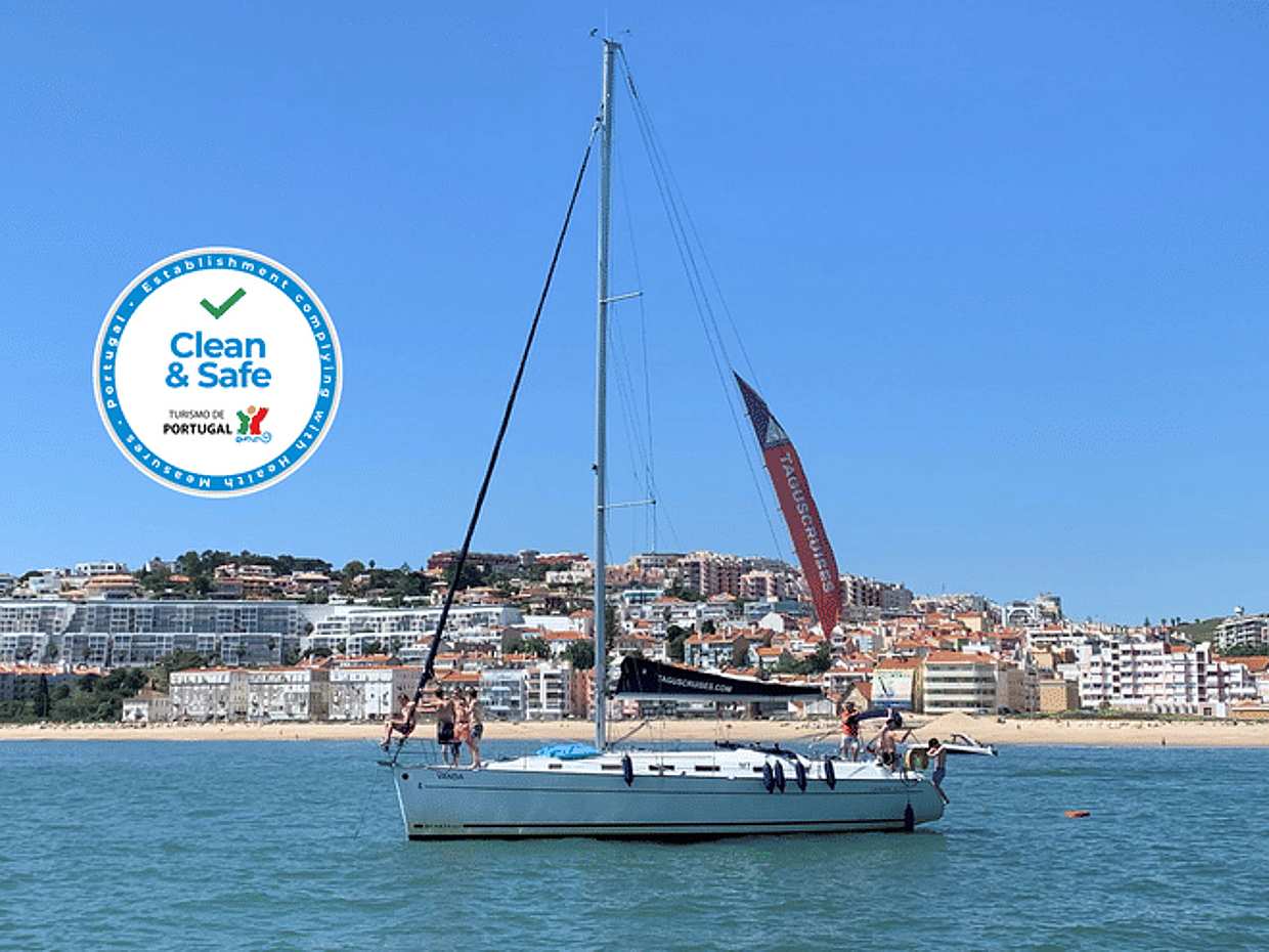 4 hours private Sailing trip to Oeiras beach in Portugal, Lisboa