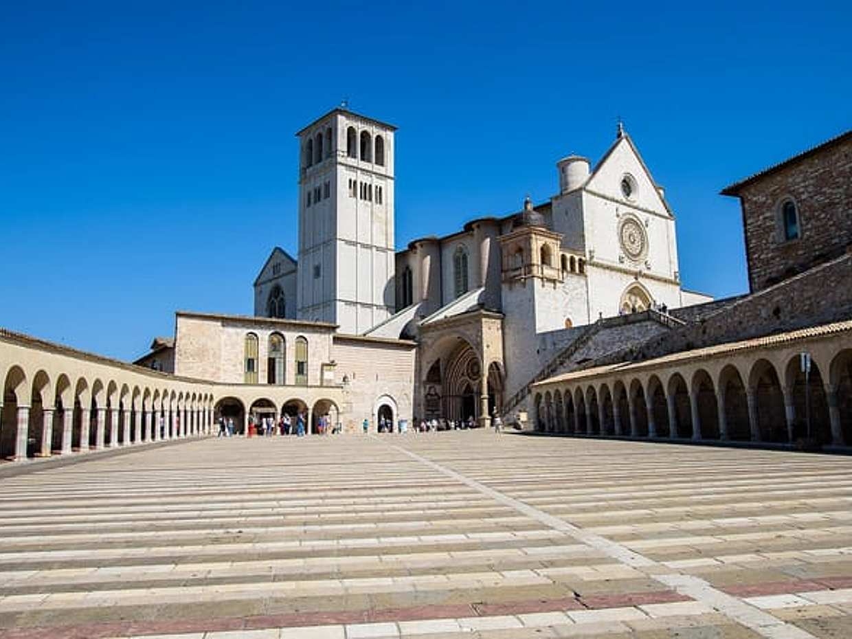 Umbria in Slow Motion: 3-Day E-Bike Escape to Assisi & Spello (Low-Effort Hills), photo 3