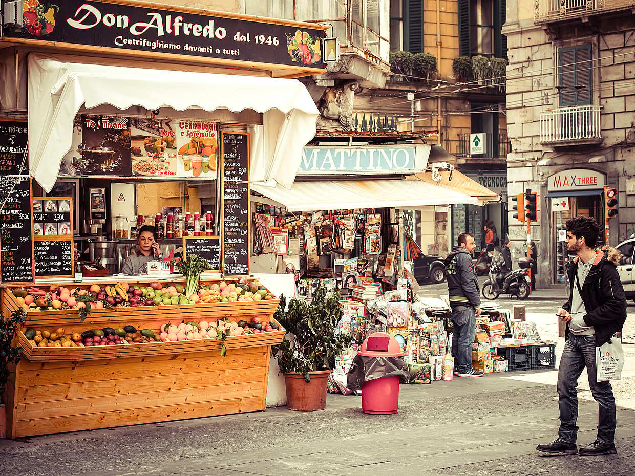 Naples Private Walking Tour with Food Tasting