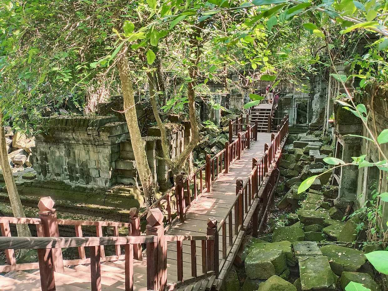Private One Day Adventure to Beng Mealea and Kompong Khleang in Cambodia, Krong Siem Reap