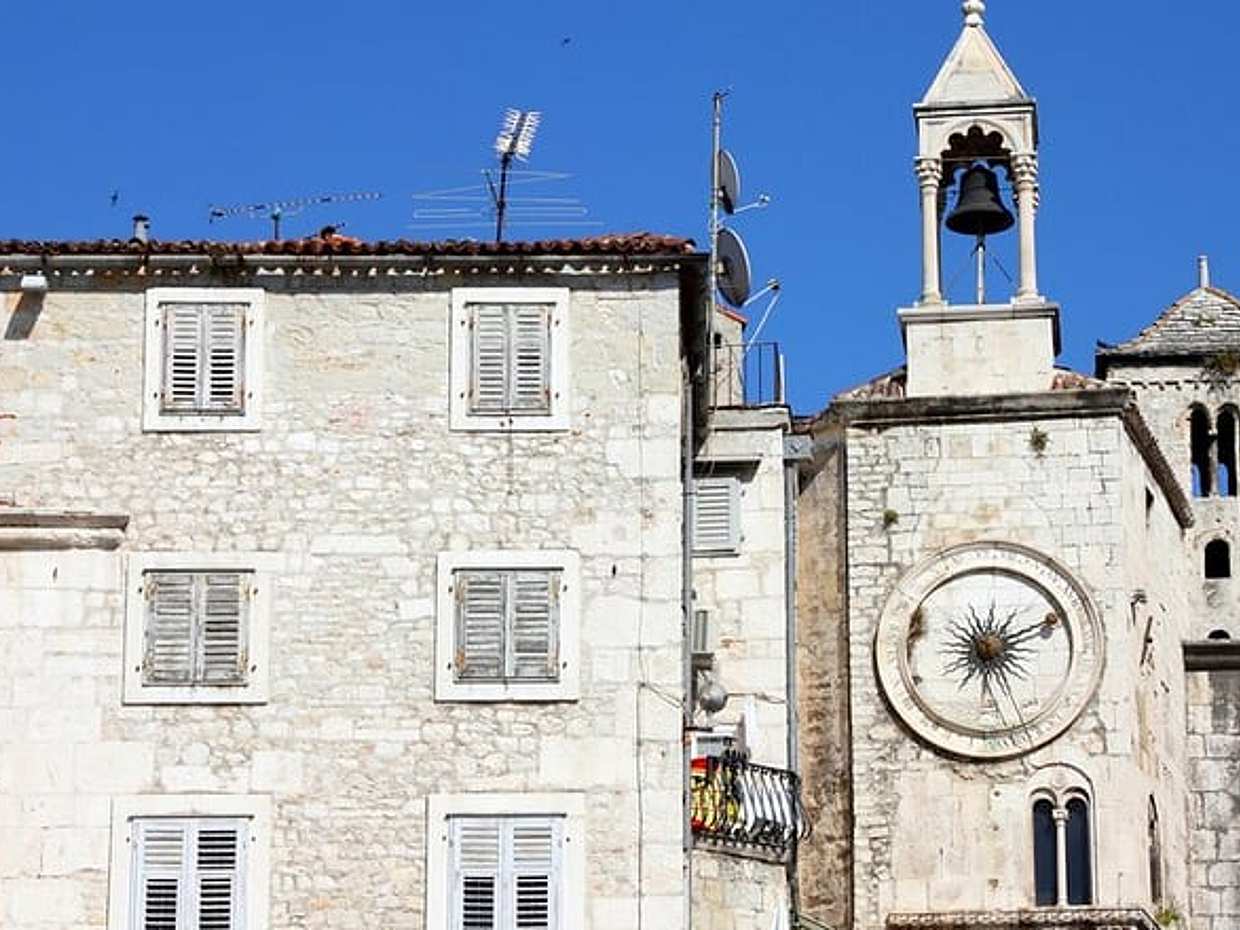 Split Scavenger Hunt & Highlights Self-Guided Walking Tour