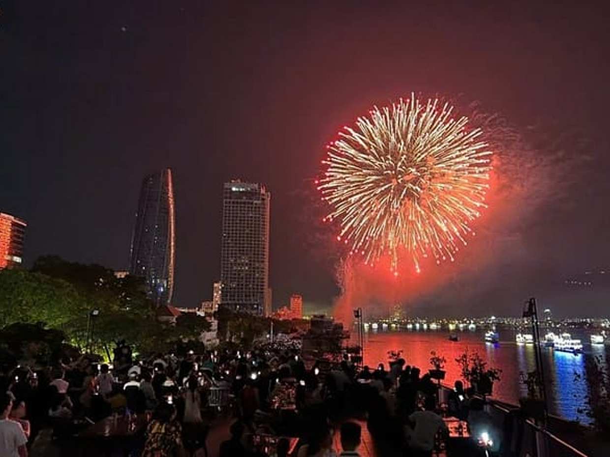 Da Nang Fireworks Festival 2026 and Riverside Dinner Experience, Vietnam, photo 2