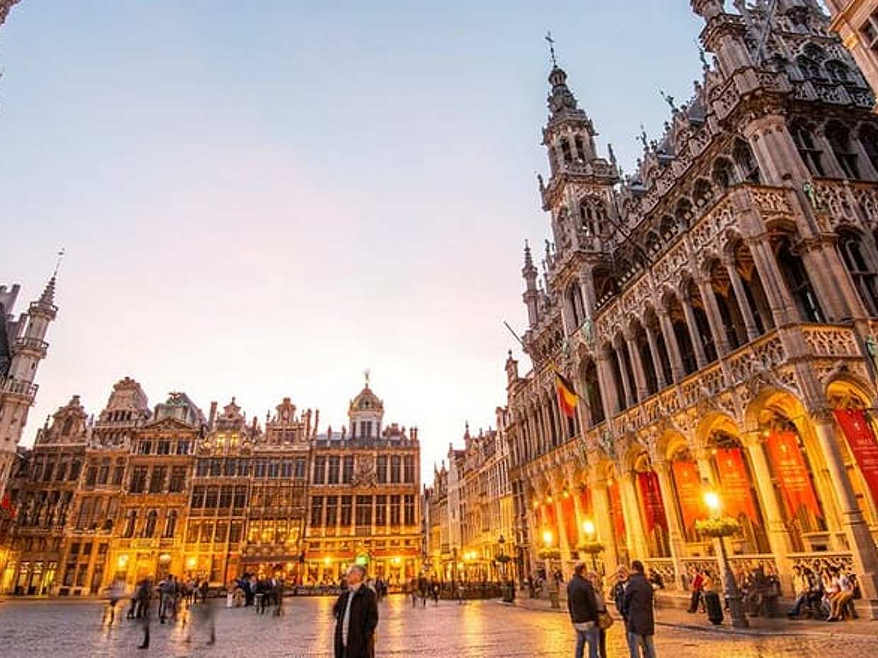 Full-Day Private Tour of Brussels with Eiffel Tower Photoshoot, photo 3