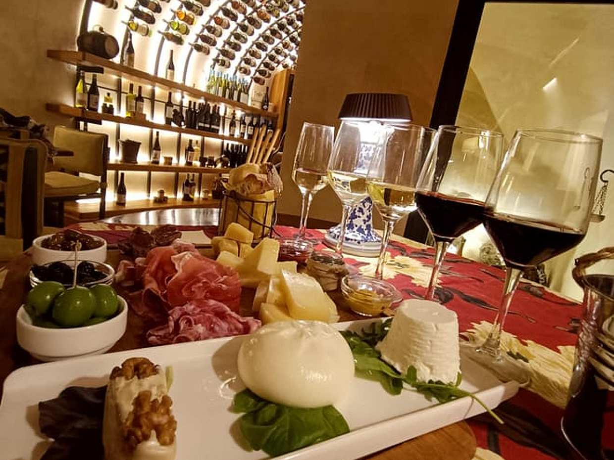 ROME CLASSIC FOOD TASTING WITH 5 WINES PAIRING, photo 2