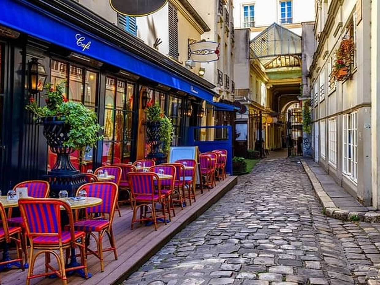 Paris Edith Piaf Walk: Montmartre Self-Guided Puzzle Tour