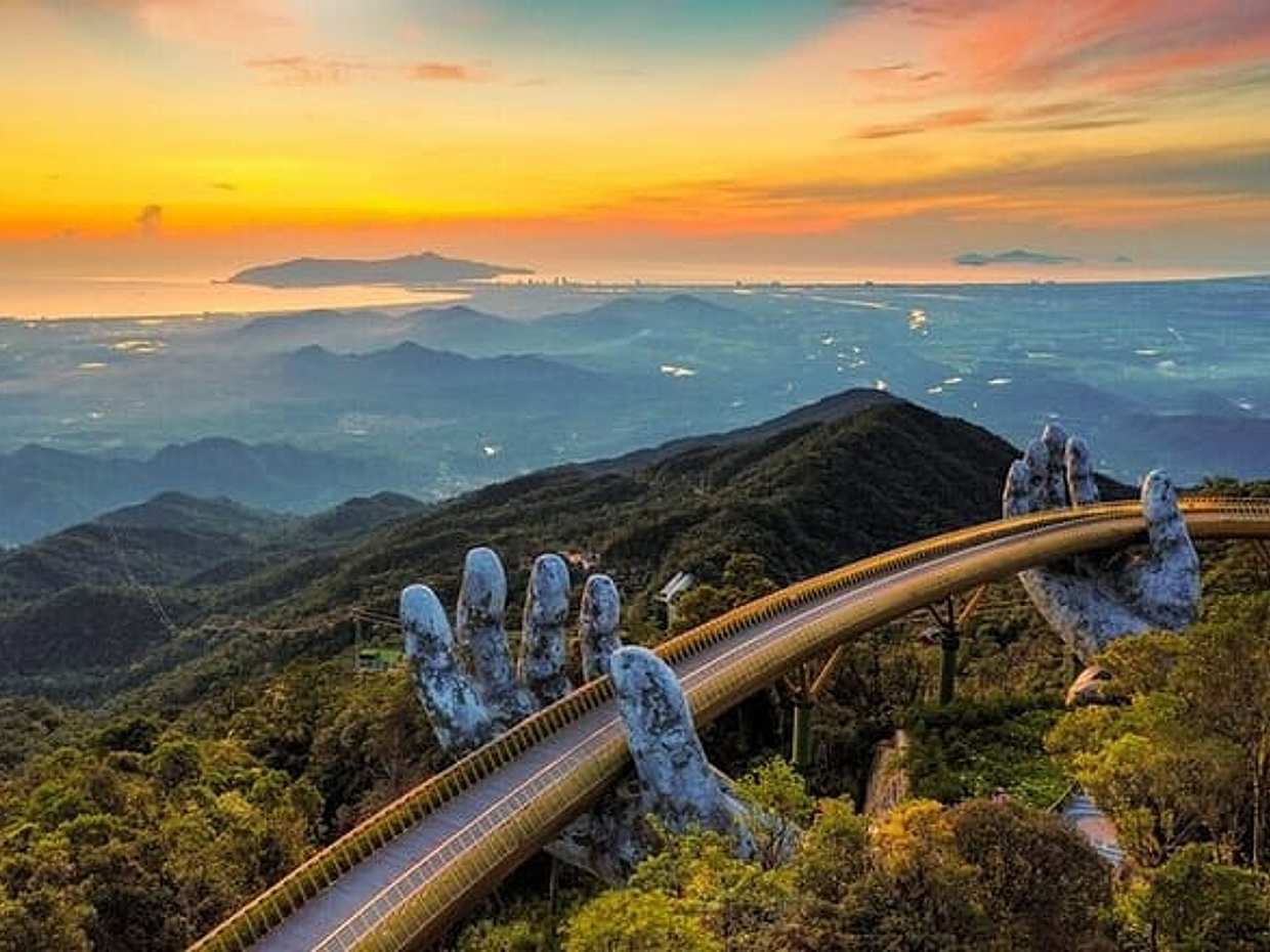 Ba Na Hills Golden Bridge Day Tour Include Lunch and Cable Car, Vietnam