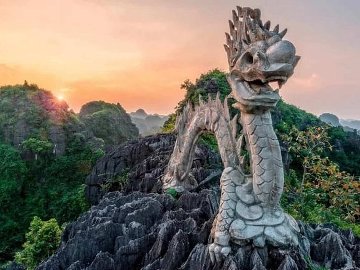Luxury Bai Dinh Pagoda ,Trang An Boat Trip & Mua Cave 1 Day Trip, photo 2