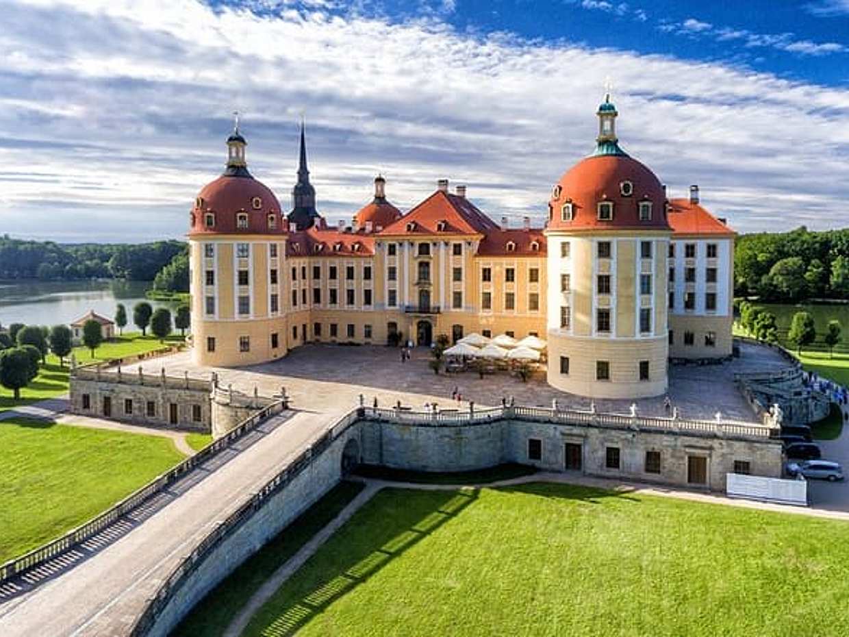 Private tour from Berlin: Moritzburg + Dresden with local Driver in Germany