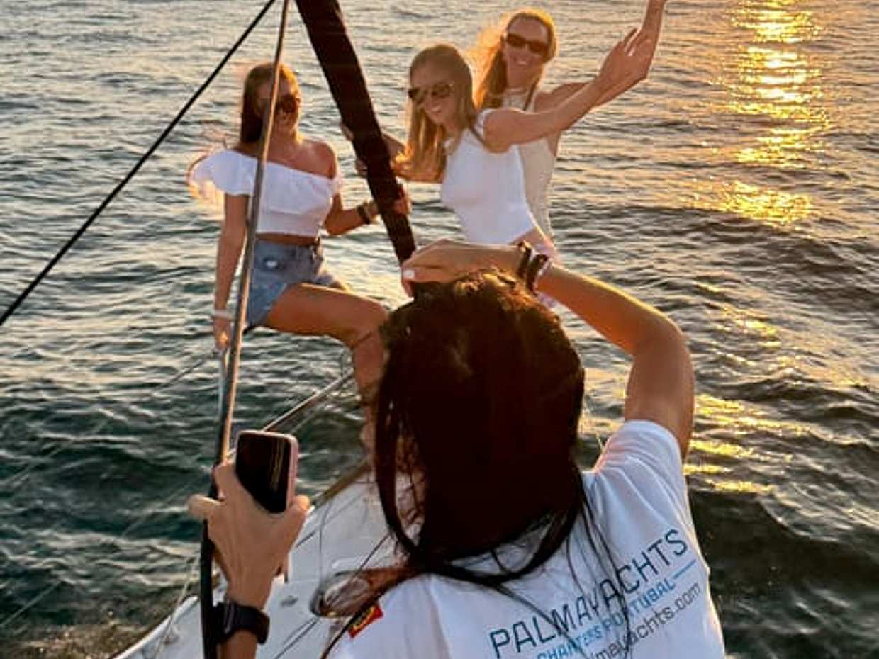 Lisbon Private Sunset Sailing Cruise - 2h Private Tour, with a Drink Included in Portugal, Lisboa, photo 4
