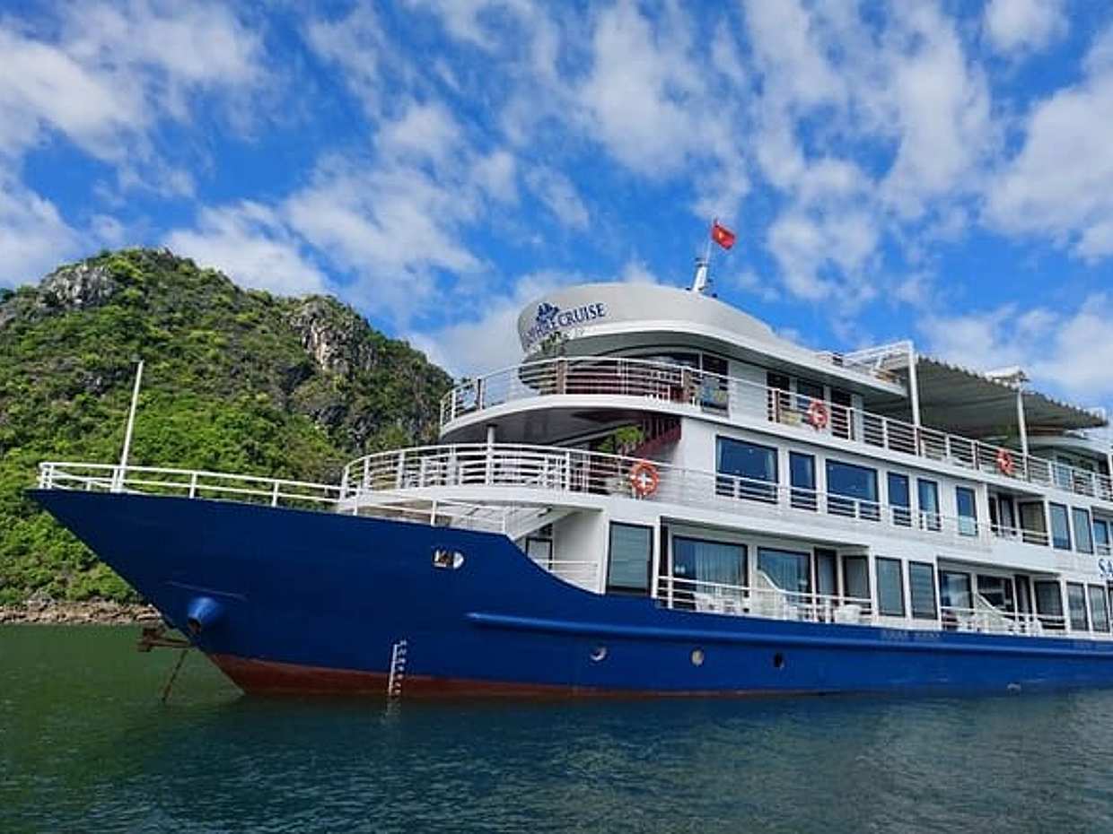Halong Bay Luxury 3 Days Cruise (2 Nights on Boat - Balcony Cabin) , Vietnam