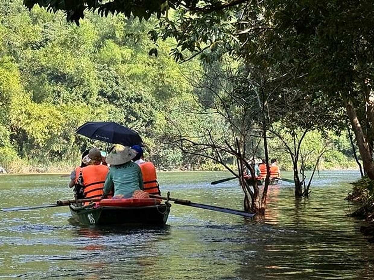 Bai Dinh Trang An Day Trip with Lunch, Boat Trip and Electric Car, photo 4