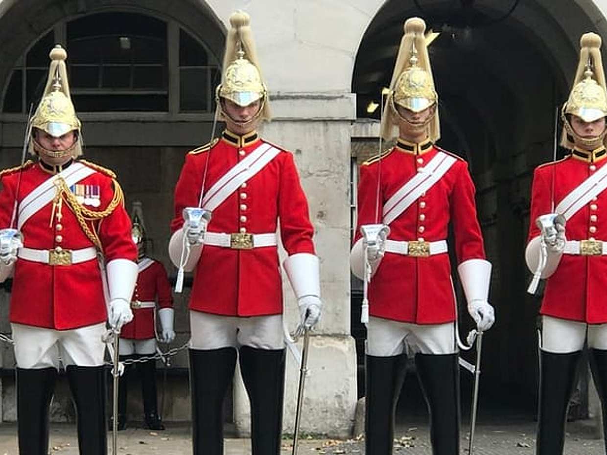 7 Day Private Tour of London with Host Family Accommodation