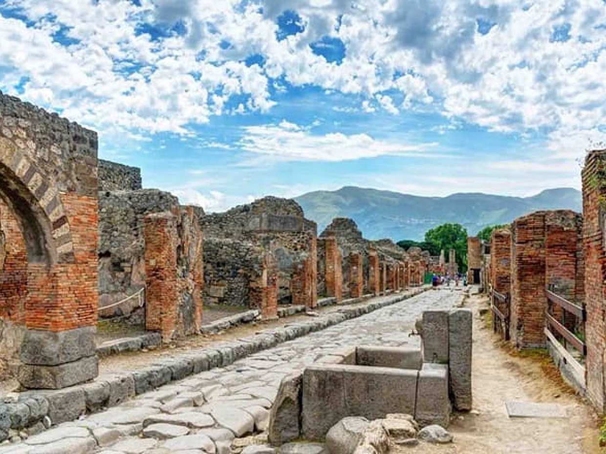 Pompeii: Half-Day Shared Tour from Naples with Skip-the-Line Ticket, photo 2