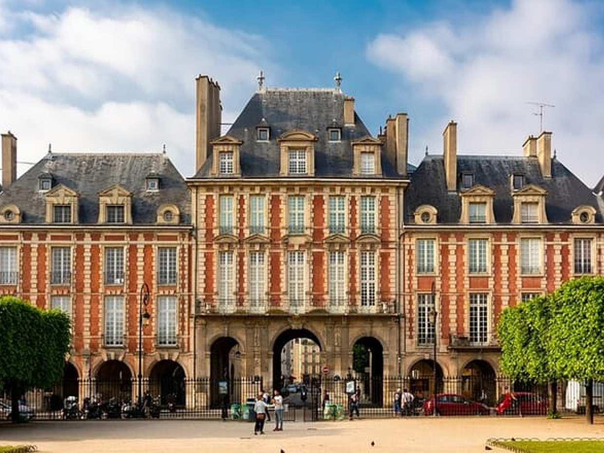 Paris Le Marais Kendi Kendine Rehberli Görev: Fransa'daki Gizemli Not